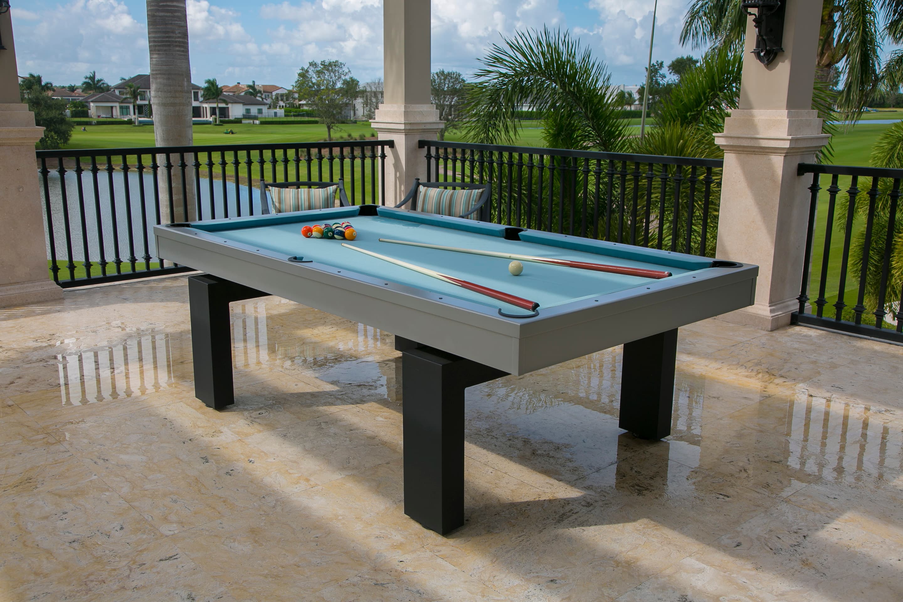 Louis Venne Table